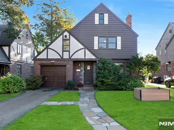 1325 Pennington Road, Teaneck, NJ 07666
