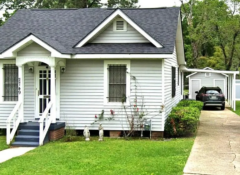 2749 Dayton St — Photo 9