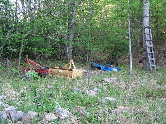 5th image of 937 Old Wood Ln