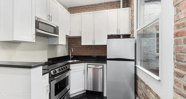 Rented by Douglas Elliman | media 15