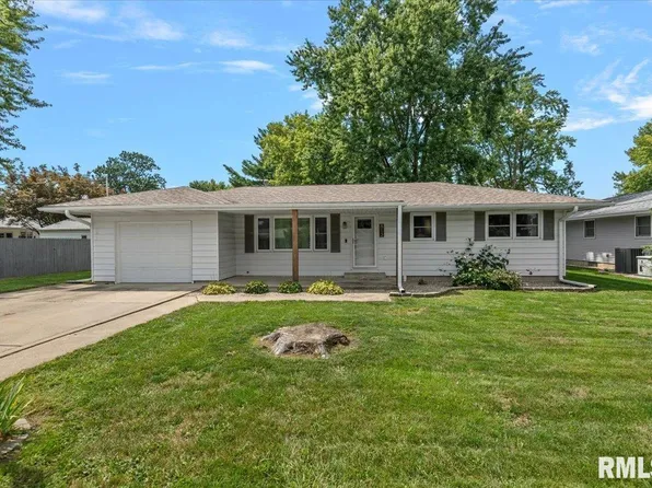 813 Glenda Ln, Taylorville, IL 62568
