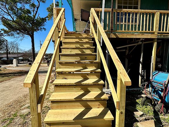 3rd image of 5924 Kickapoo Ave