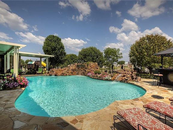 2nd image of 2860 Rolling Meadows Dr