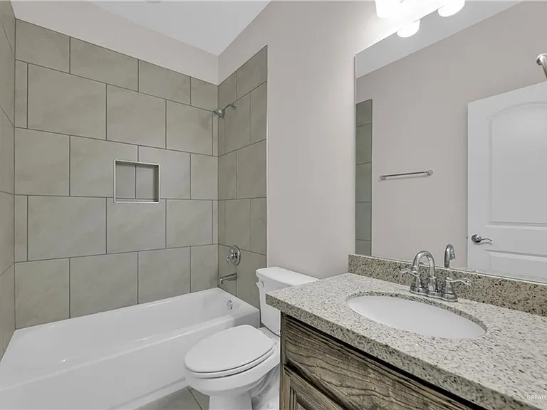 2402 Augustin Ct — Photo 11