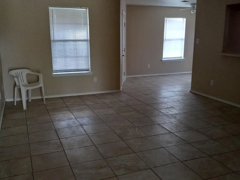 109 E Dominion Dr #B — Photo 10