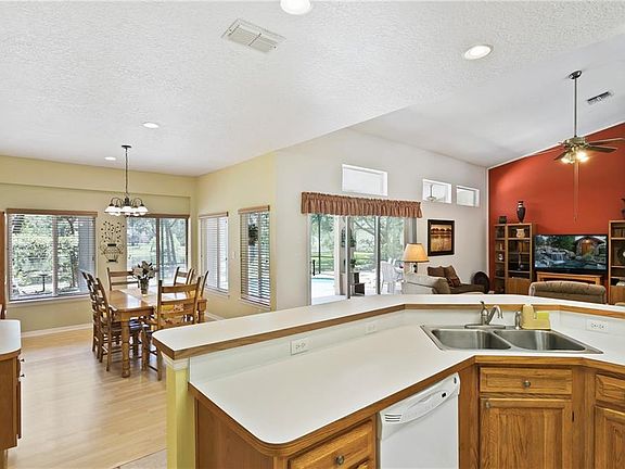 4th image of 605 Sunrise Ave