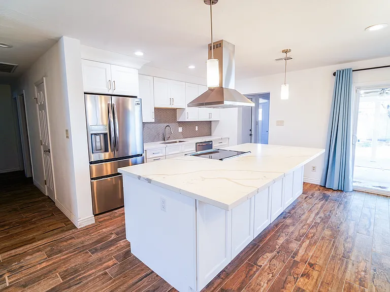 8608 E Highland Ave — Photo 8