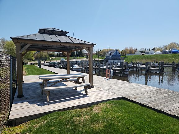 3rd image of 40 N Bailey Ave #22