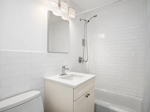 75 Henry Street image 6 of 9