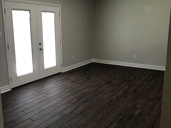 5th image of 2401 Illinois Ave
