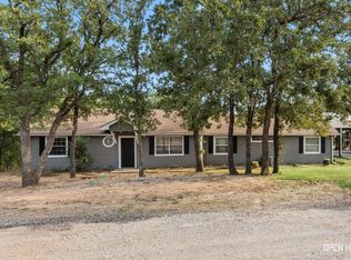 126 Country Club Dr, Nocona, TX 76255