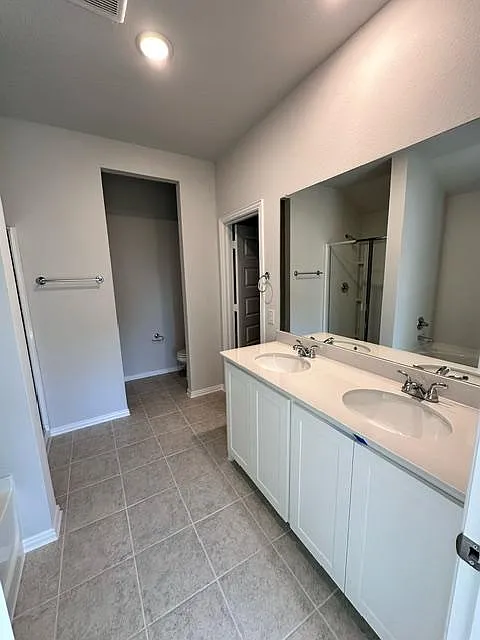 4 bed, 1798 sqft, $2,250 — Photo 3