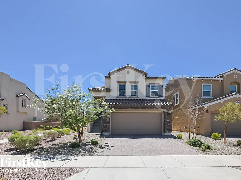 838 N Water St — Photo 1