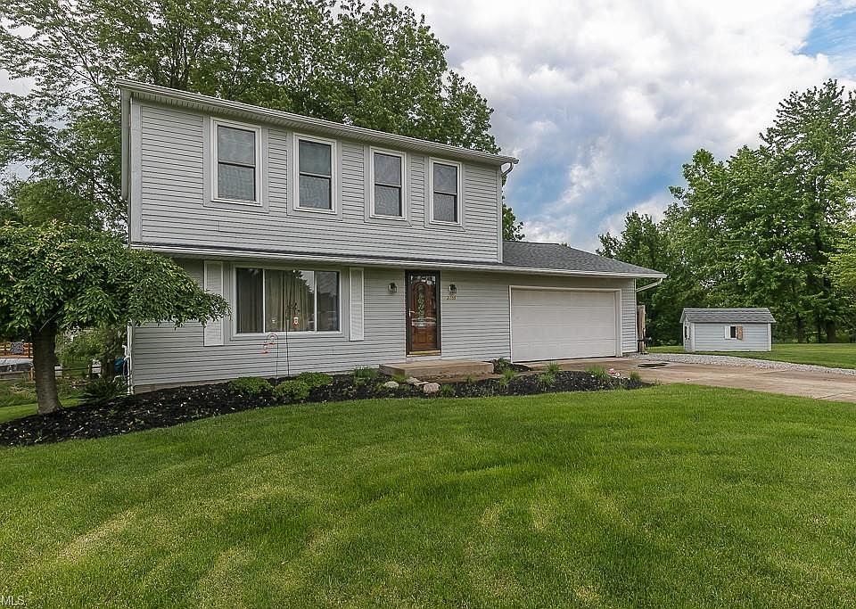 1st image of 3105 Helen Dr
