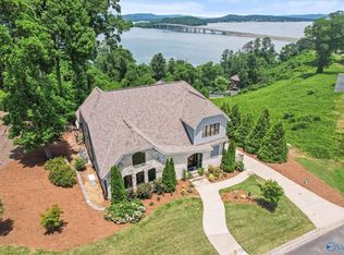 1924 Windward Ln, Guntersville, AL 35976