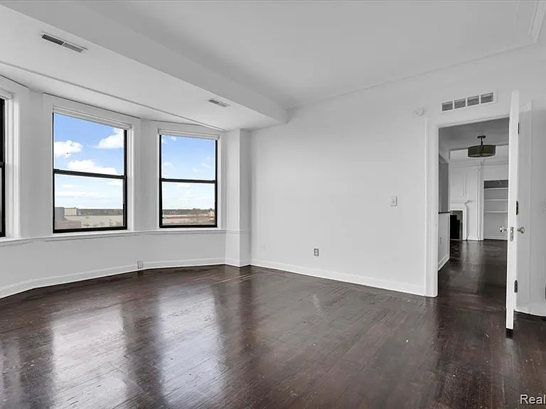 2900 E Jefferson Ave #D601 — Photo 11