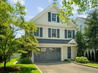 12 Woodbine St, Norwalk, CT 06853