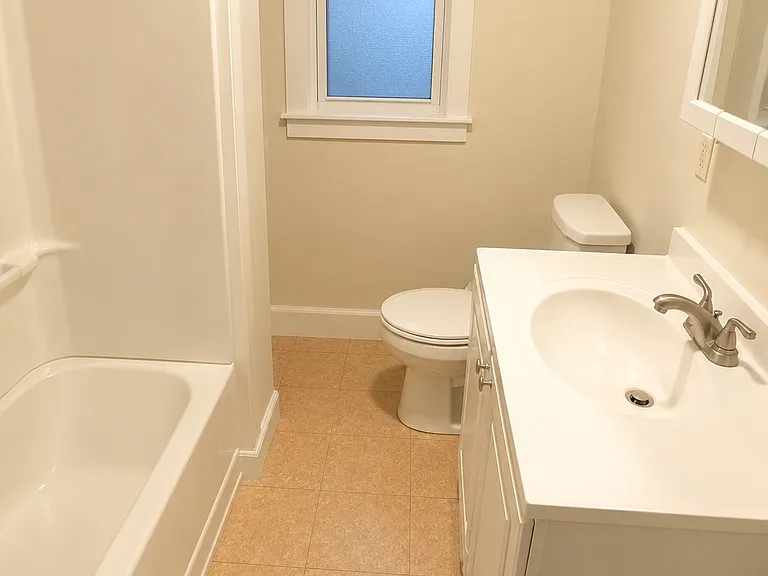 33 Lincoln St #1 — Photo 4
