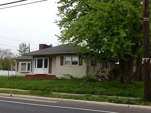 2nd image of 209 S Warwick Rd
