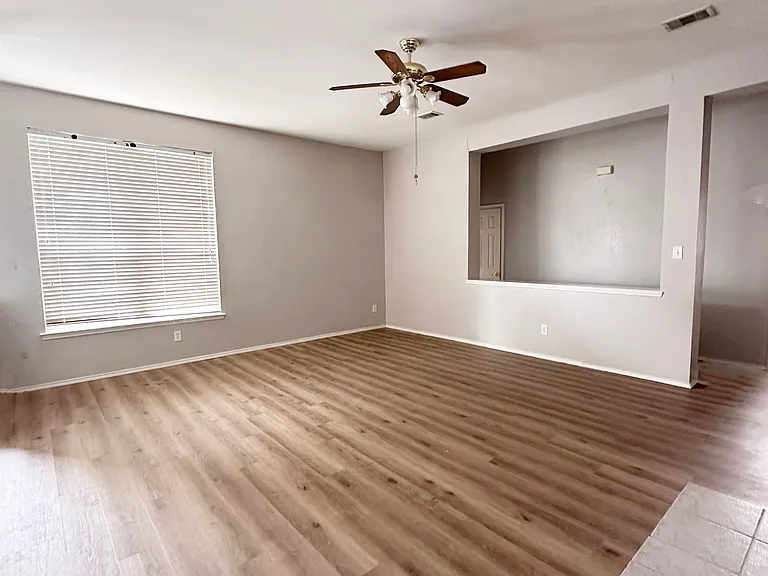9324 Harrisburg Ln — Photo 3