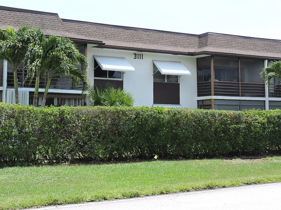 3111 Gardens East Dr #25
