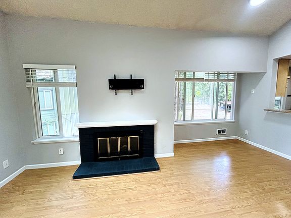 5th image of 14502 NE 30th Pl #D