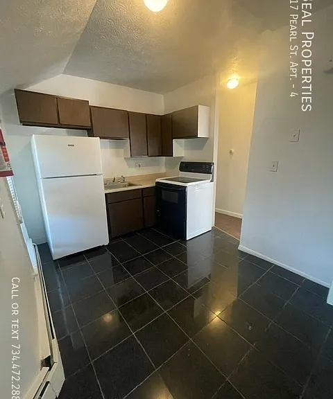 417 Pearl St #4 — Photo 5