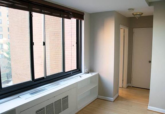 Hallway to bathroom and Bedroom