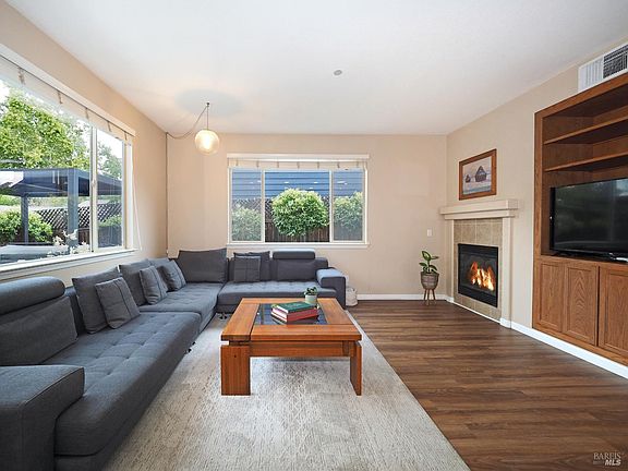 2nd image of 4615 Sorrento Way