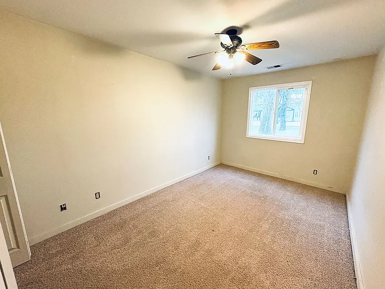 4623 Bruce Ave — Photo 10