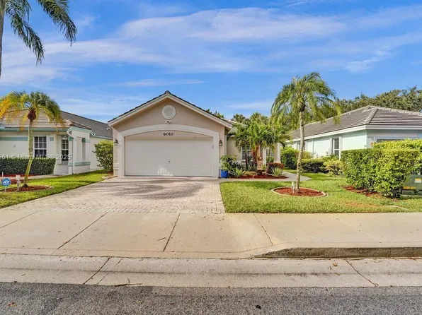 9010 Lake Park Cir N, Davie, FL 33328