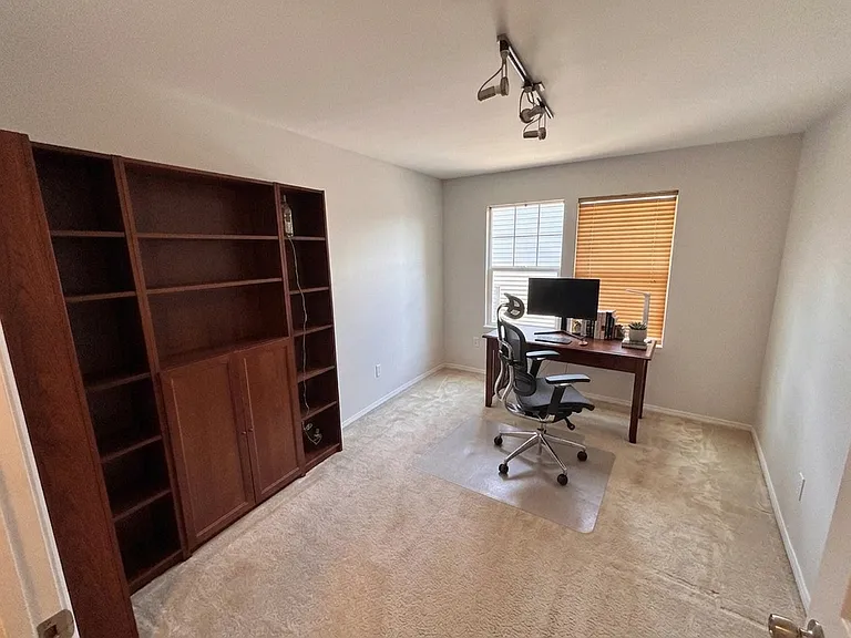 24909 SE 20th Ct — Photo 10