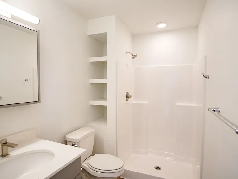 2320 N Vancouver Ave #303 — Photo 8
