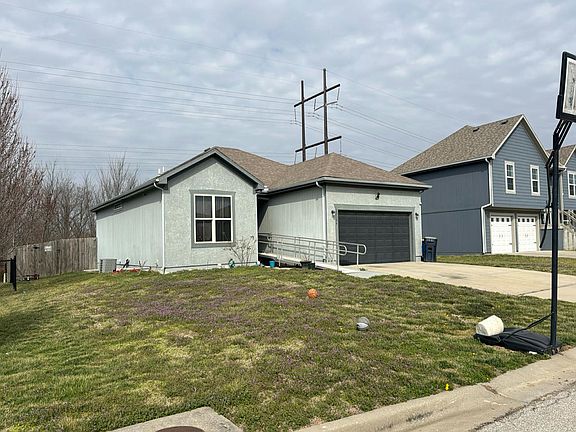 3rd image of 22104 Crystal Ave
