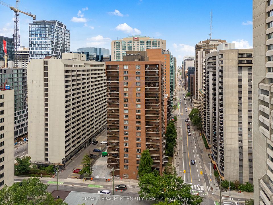 1st image of 475 Laurier Ave W #2001