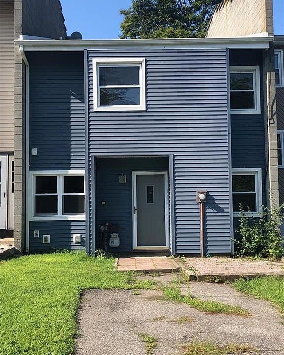 1st image of 68 Sandburg Ct