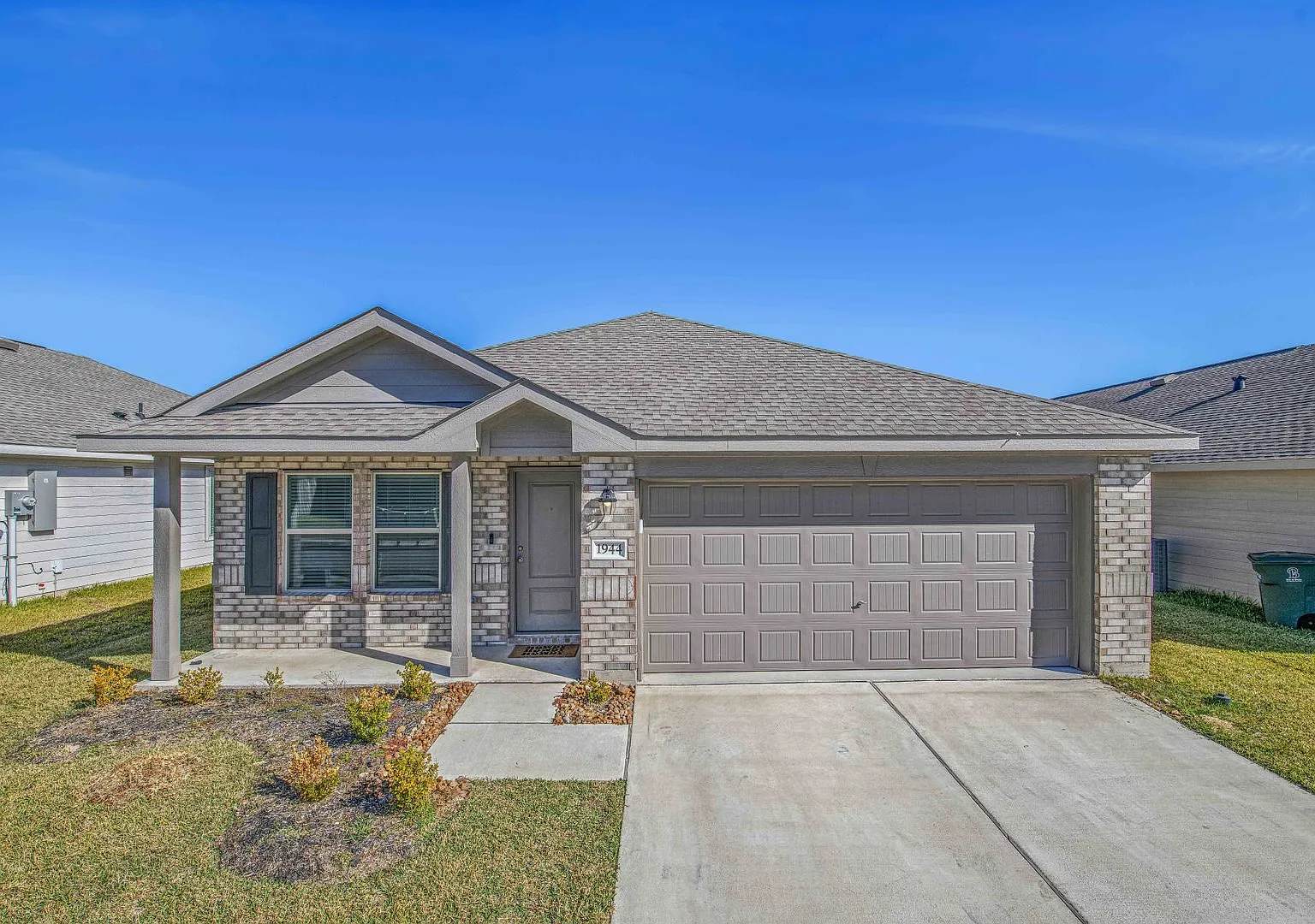 New Home In Pleasant Hill Available For December Move In! — Photo 1