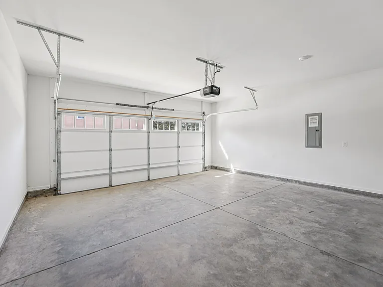 Quinn Residences at Dorchester Place — Photo 193