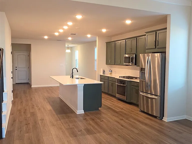 221 Travis Ln — Photo 7