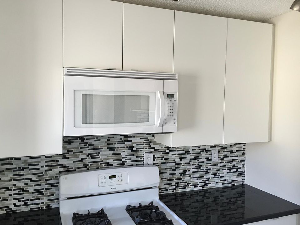 1st image of 8556 Independence Ave #2