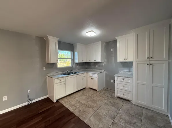 2426 Redwood St, Amarillo, TX 79107