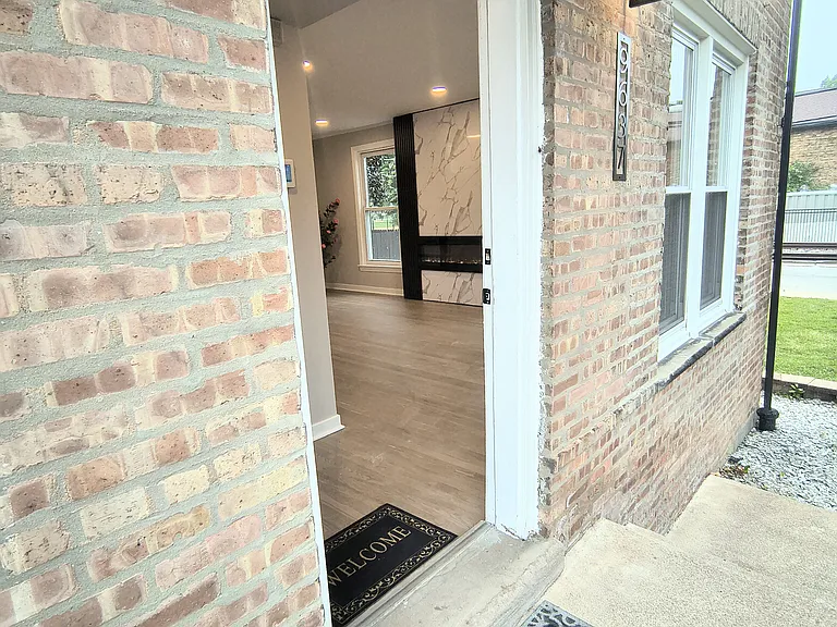 9637 S Wood St #1 — Photo 6
