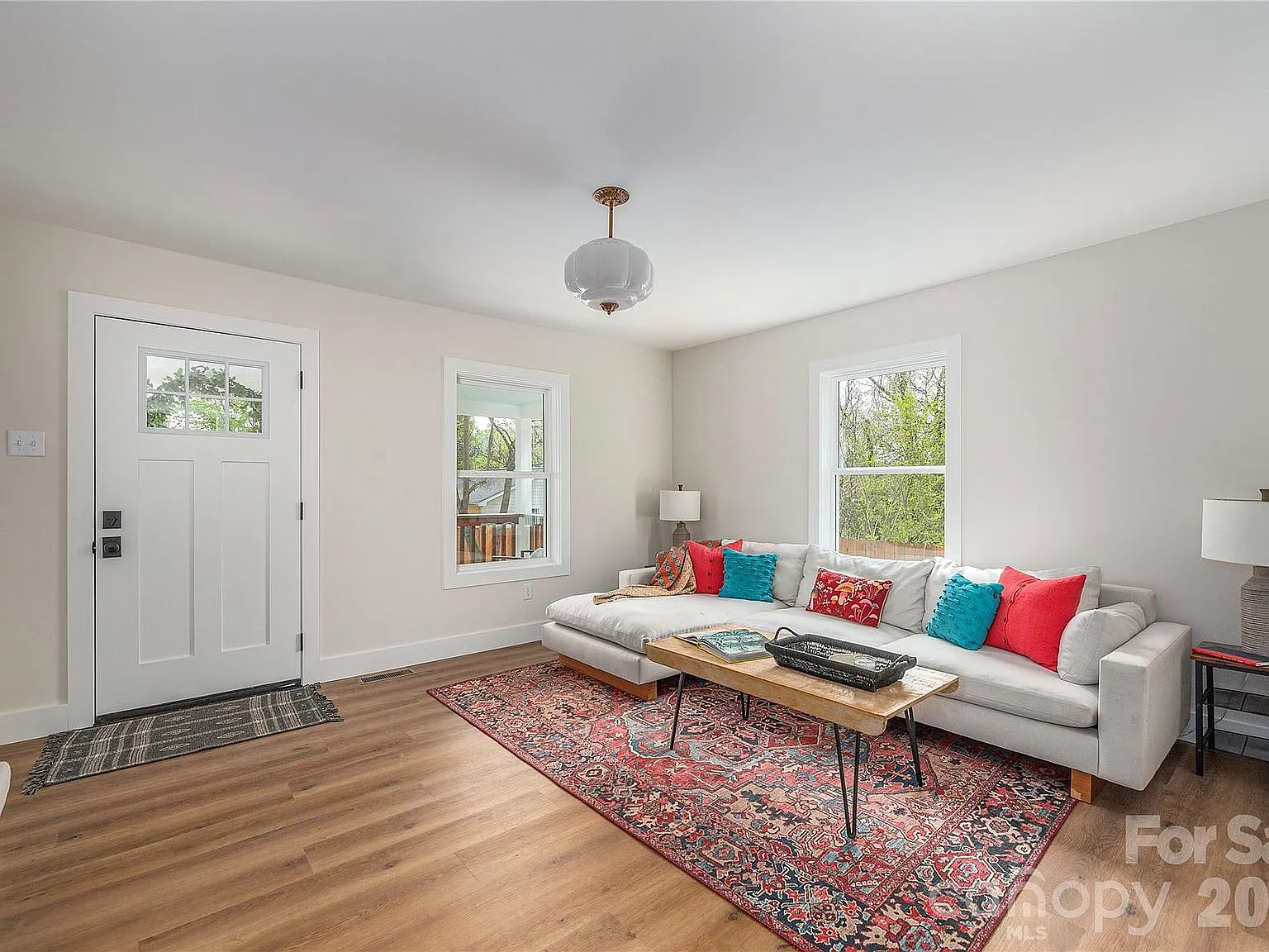 2 bed, 840 sqft, $2,200 — Photo 2