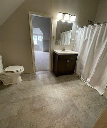 upstairs bathroom this does have a comfort height toilet