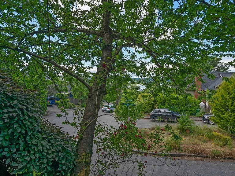 Westwind Apartments — Photo 22