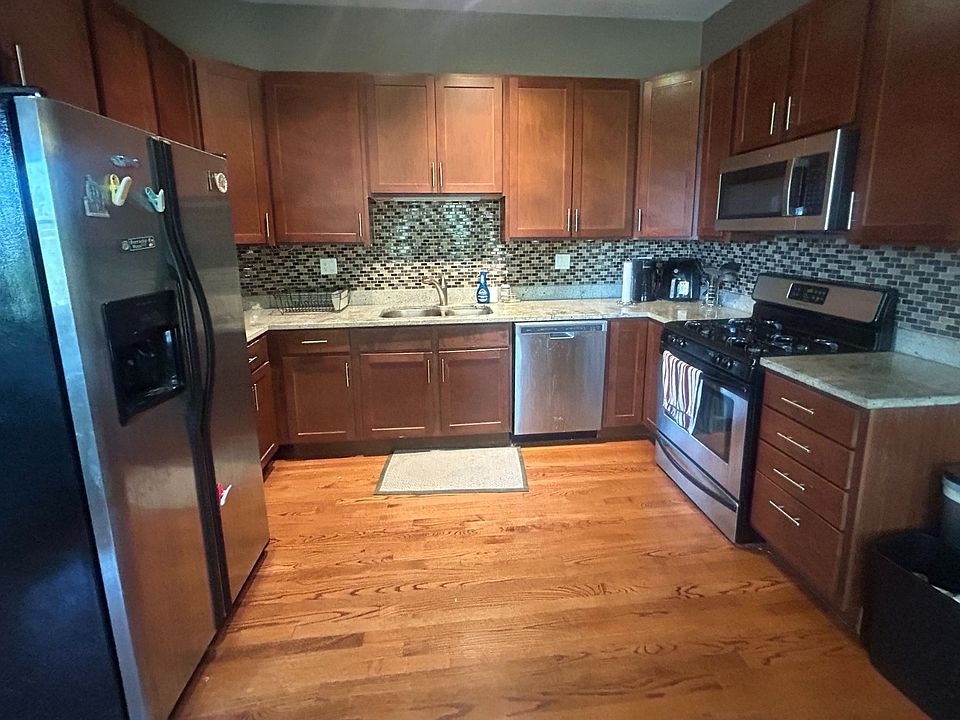 1st image of 1058 N Damen Ave APT 3F