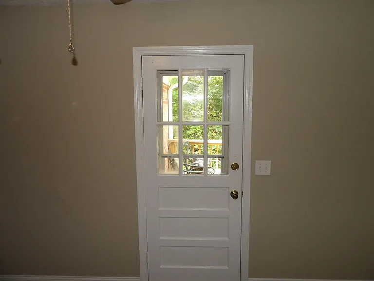 139 Lawrence St — Photo 33