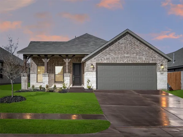 909 Eloise Ln, Cleburne, TX 76033