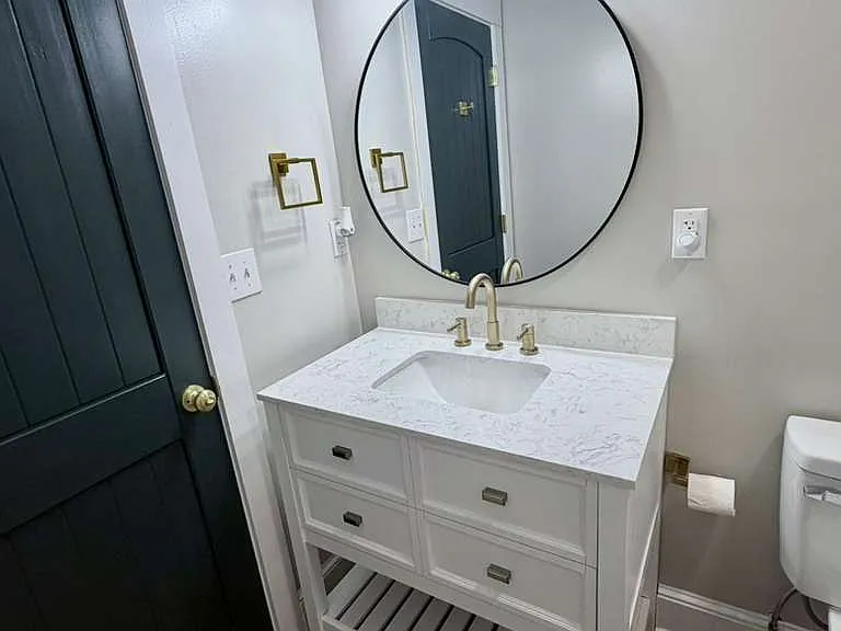 1368 Buena Vista Blvd SE #B — Photo 7