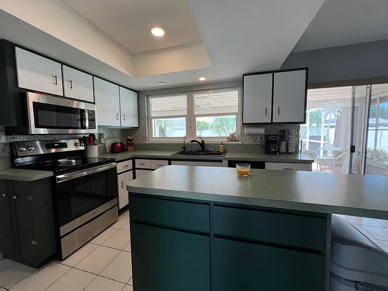 2421 Ivanhoe St — Photo 11